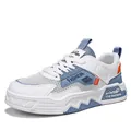 Sneaker casual da uomo in mesh bianco con accenti blu e spessa suola in gomma - 39 / bianco e blu