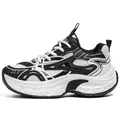 Zapatillas chunky de malla para hombre en un diseño clásico en blanco y negro - 39 / Negro