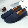 Mocassins en daim bleu marine pour hommes avec semelle plate et design sans lacets - Aqua