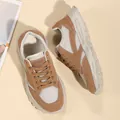 Sneakers casual da donna con mesh traspirante e suola spessa nei colori beige e marrone. - 35 / Kaki
