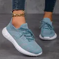 Vista dettagliata delle scarpe da corsa leggere e traspiranti in maglia blu donna - 35 / Chiaro di luna