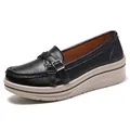Bequeme schwarze Plateau-Lederloafers mit Keilabsatz und schicker Metallschnalle für Damen - 35 / Schwarz