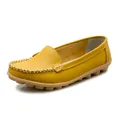 Comfortable yellow leather loafer for women with flat bottom and stitch detail - 35 / Yellow