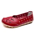 Rote atmungsaktive Damen-Loafer mit Hohlraum-Design, Massagesohle und weißen Nähten - 35 / Rot