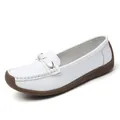 Klassische weiße Leder-Slipper für Damen mit weicher Gummisohle und eleganter Schnalle - 35 / Weiß