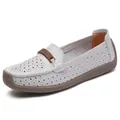 Comfortabele lichtgrijze leren loafers voor dames met uitgehold bloemmotief en zachte zool - 35 / Opengewerkte Stijl / Grijs