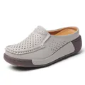 Mules à plateforme pour femmes en gris avec cuir perforé respirant de qualité. - 35 / Style Évidé / Gris