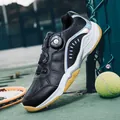Chaussure de badminton noire avec boucle rotative et détails holographiques sur terrain - 39 / Noir