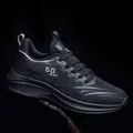 Professionelle schwarze atmungsaktive Mesh-Laufschuhe mit 5.0 JGAK Markendetails - 39 / Blitzschwarz