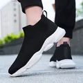 Ademende zwarte fly-knit sok sneakers voor heren met een comfortabele witte zool - 39 / Zwart Wit