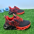 Zapatillas de baloncesto ligeras para niños en rojo y negro con diseño de llamas - 28 / Negro Rojo