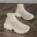 Baskets chaussettes en maille beige bottines à enfiler à semelles épaisses pour femmes - 35 / Bottes chaussettes Flyknit sans lacets / Beige