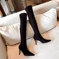 Elegante schwarze Wildleder-Overknee-Stiefel mit spitzer Zehenpartie und hohem Absatz - 35 / Spitze Stiletto Overknee-Stiefel / Schwarz (Overknee/9 cm Stiletto)