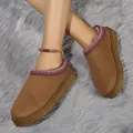 Braune Damen-Mules im Ethno-Stil mit dickem Plüschfutter und bestickter Verzierung - 36 / Kastanienbraun