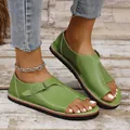 Eleganti sandali bassi in pelle PU verde con cinturino a fibbia e comoda punta aperta - 35 / Verde