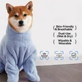 Saugfähiger blauer Hundebademantel für Haustiere, weiches Mikrofasermaterial zum Trocknen - M / Hellblau