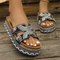 Sandali bohémien da donna con zeppa, strass colorati, perline e suole in sughero - 35 / Nero