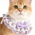 Elegante babero floral para mascotas con encaje y lazo violeta para gatos y perros pequeños - Talla única / Lazo Morado