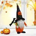 Gnomo de peluche de Halloween hecho a mano con sombrero de calabaza y cetro de murciélago - Estilo Murciélago (Z1-6) / Murciélago / Naranja