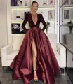 Elegantes burgunderrotes Pailletten-Abendkleid mit tiefem V-Ausschnitt und hohem Schlitz - S / Kleider / Burgunderrot