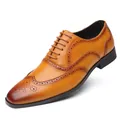 Elegante klassische braune Brogue-Leder-Herrenschuhe mit dekorativer Lochverzierung - 39 / Gelb