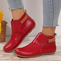 Rote Leder-Stiefeletten mit Klettverschluss und flacher Sohle, bequeme Freizeitschuhe - 35 / Rot