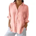 Detailaufnahme eines rosa Leinenhemds mit Brusttasche und strukturierter Stofftextur - Rosa