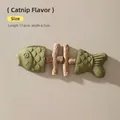 Φυσικό παιχνίδι ψαροκόκαλο με catnip και στικς silvervine για τον καθαρισμό των δοντιών της γάτας - Παιχνίδι Οδοντοφυΐας Ψαροκόκαλο / Γεύση Γατόχορτου (17.8*6.5cm)