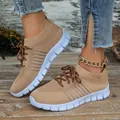 Bequeme, atmungsaktive, hellbraune Strick-Mesh-Sneaker für Damen mit weißer Plateausohle - 35 / Camel