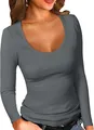 Detailopname van een grijs geribbelde dames-T-shirt met ronde hals en lange mouwen - S / Tops / donkergrijs