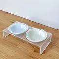 Minimalistische acryl kattenbakstandaard met twee keramische schalen in lichtblauw - Blauw & groen bakjes met dubbele standaard