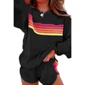 Detailansicht der lebendigen bunten Streifen auf dem schwarzen Sweatshirt und dem passenden Shortset - S / Oberteil Und Unterteil / Schwarz