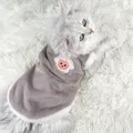 Gilet chaud en peluche grise pour chat avec un joli patch de mouton brodé pour l'hiver - Rabbit plush-khakis