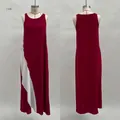 Vue détaillée de face et de dos d'une robe longue décontractée sans manches bordeaux - S / Rouge
