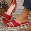 Gedetailleerd overzicht van rode damesplateausandalen met sleehak van jute - 36 / Rood