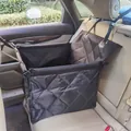 Siège d'auto pour chien matelassé noir installé sur un siège arrière en cuir beige. - Noir