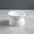Bol en céramique blanc surélevé et incliné pour le confort des chats et chiens. - Bol à pied haut bouche plate / Blanc