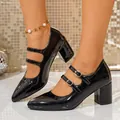 Vue détaillée des escarpins Mary Jane en cuir verni noir avec doubles brides à boucle - 38 / Style Mary Jane à Double Boucle / Noir