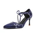 Escarpins élégants à motif serpent bleu avec bout pointu et une bride à nœud sophistiquée. - 38 / Bleu