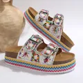 Gedetailleerd overzicht van bohemien platform slippers met gekleurde stenen en kralen - 36 / Wit
