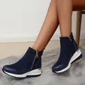 Marineblaue Wildleder-Stiefeletten im Sportstil für Damen mit Reißverschluss und Plateausohle - 35 / Blau