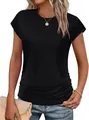 Vue détaillée d'un t-shirt noir à col rond pour femme avec un design plissé sur le côté - S / Hauts / Noir
