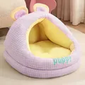 Cama semicerrada para gatos y perros pequeños a cuadros morados con manta gratis - Oso Violeta (Con Manta)