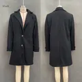 Vorder- und Rückseite eines schwarzen mittellangen Wollmantels für Damen - Schwarz