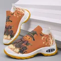 Vue détaillée de l'imprimé festif de citrouille et chat d'Halloween sur baskets femme - 38 / Style Imprimé Halloween / Orange