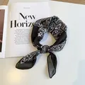 Petit foulard carré en coton et lin motif paisley noir et blanc 58cm - Style Paisley (Image Principale 34) / Paisley Noir Blanc