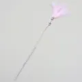 Bacchetta interattiva per gatti con piume di tacchino rosa, perline bianche e campanellini - Stile Piuma / Confezione singola in opp / Rosa