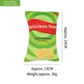 Piepend pluchen hondenspeelgoed in de vorm van een zak chips met komkommersmaak - Komkommersmaak Chips / Komkommergroen