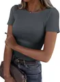Détail d'un t-shirt à manches courtes côtelé gris coupe ajustée pour femmes - S / Hauts / Gris foncé