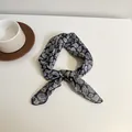 Foulard carré élégant de 58 cm en coton et lin avec motif cachemire bleu marine - Style Paisley (Image Principale 47) / Paisley Vagues Bleu Foncé